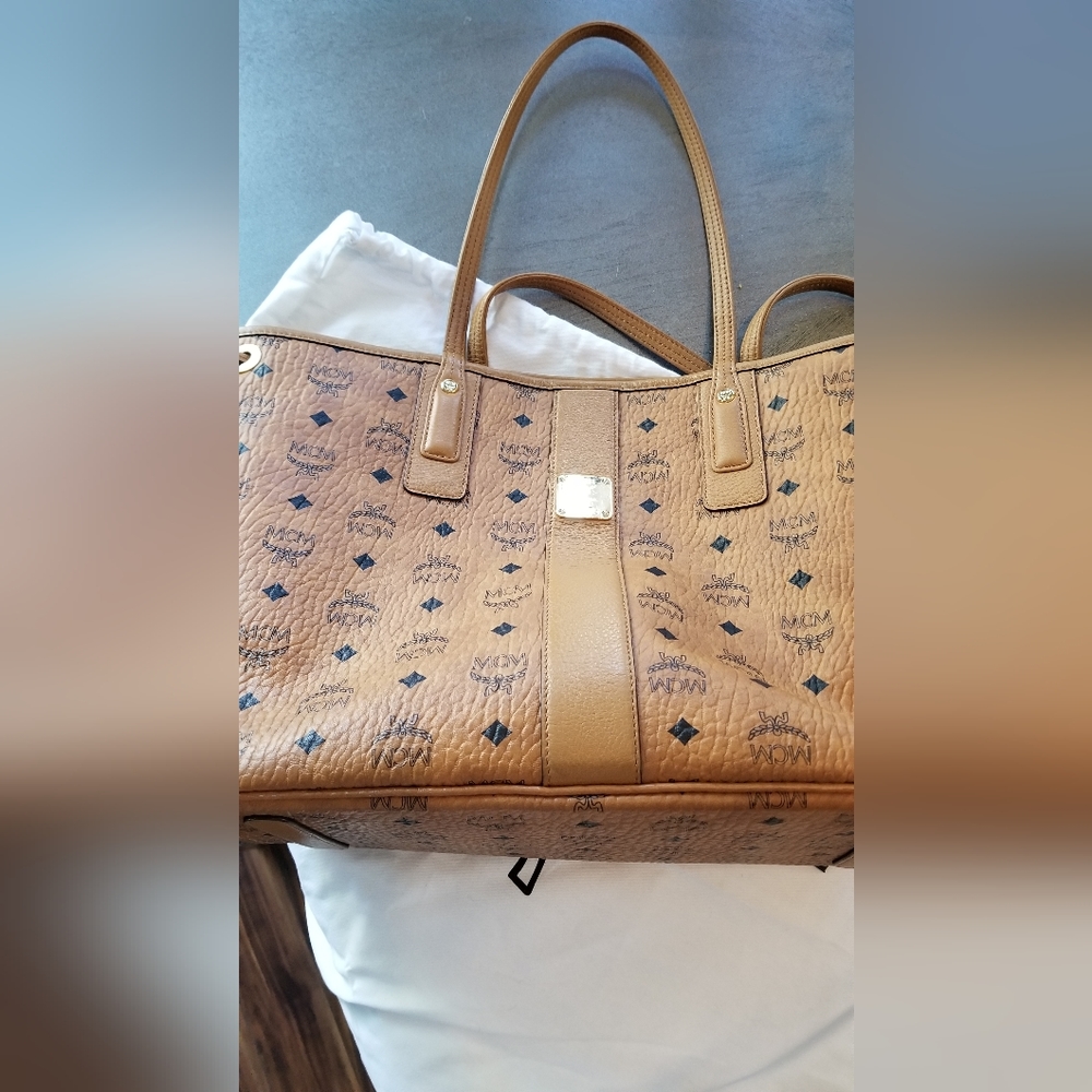 MCM REVERSIBLE TOTE